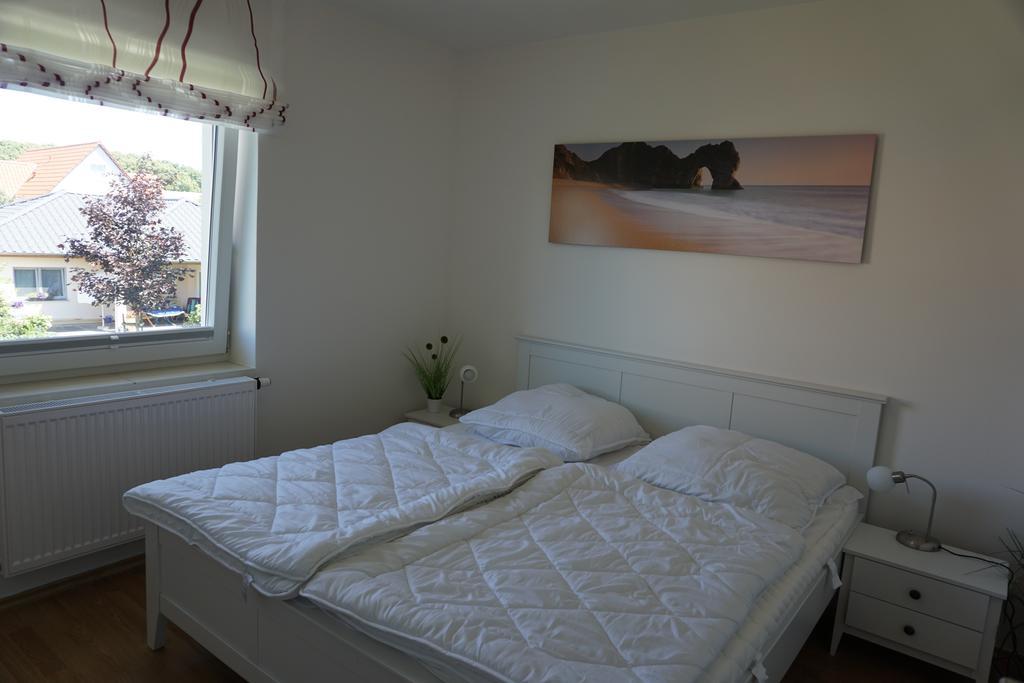 Ferienwohnungen Rügen Findling Breege Exterior foto